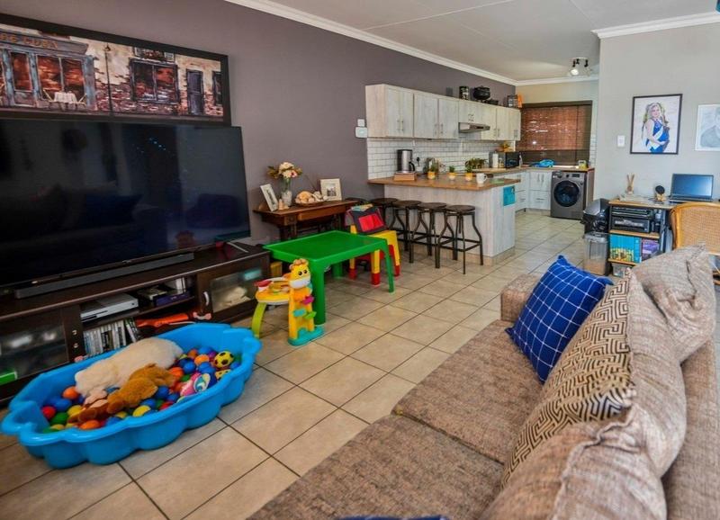 2 Bedroom Property for Sale in Langenhovenpark Free State